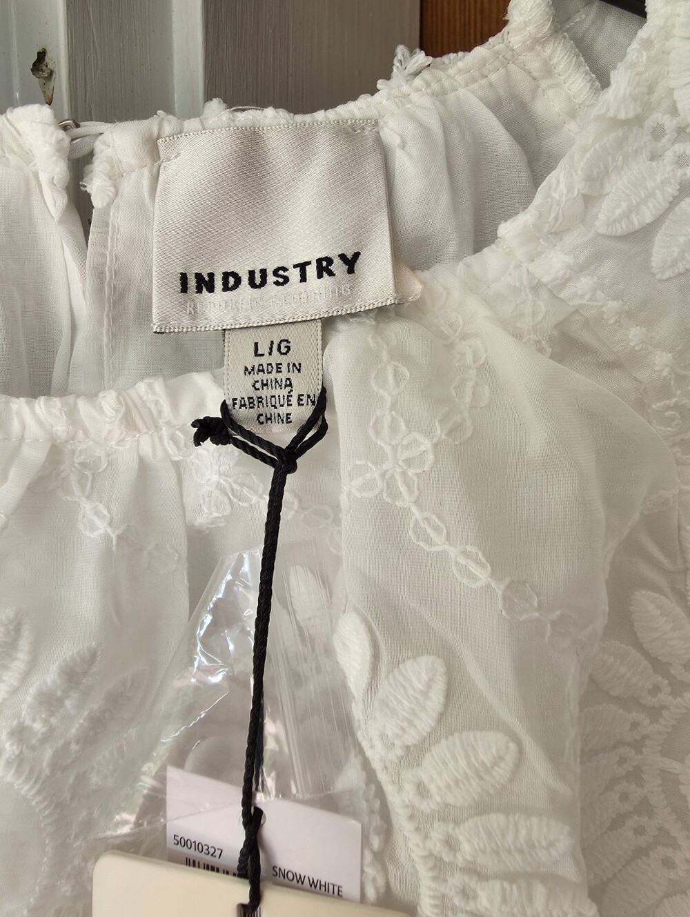 White Embroidered Puff-Sleeve Top - Picture 2 of 5